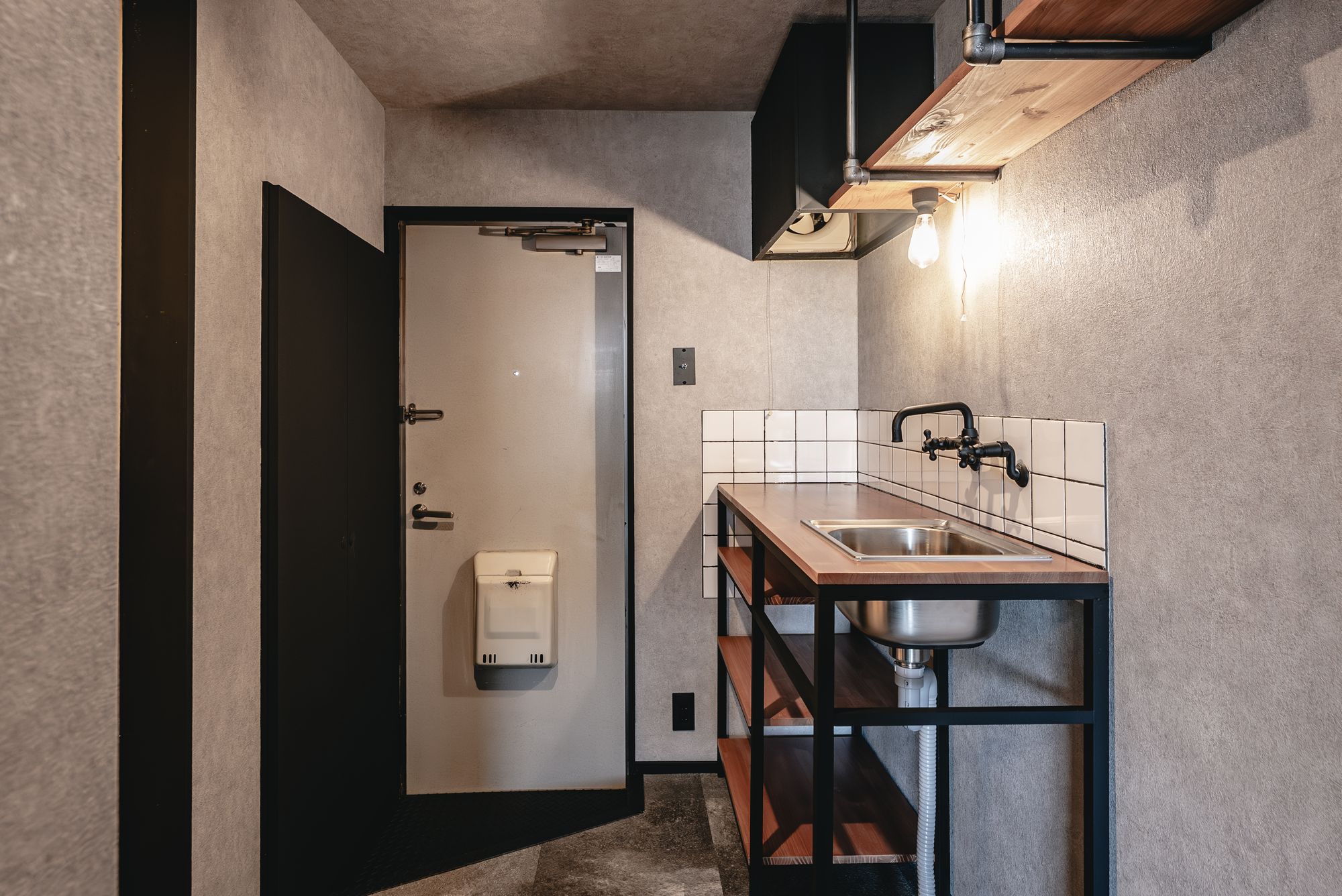 リノベーションしたキッチンのある住まい（実際の施工写真）