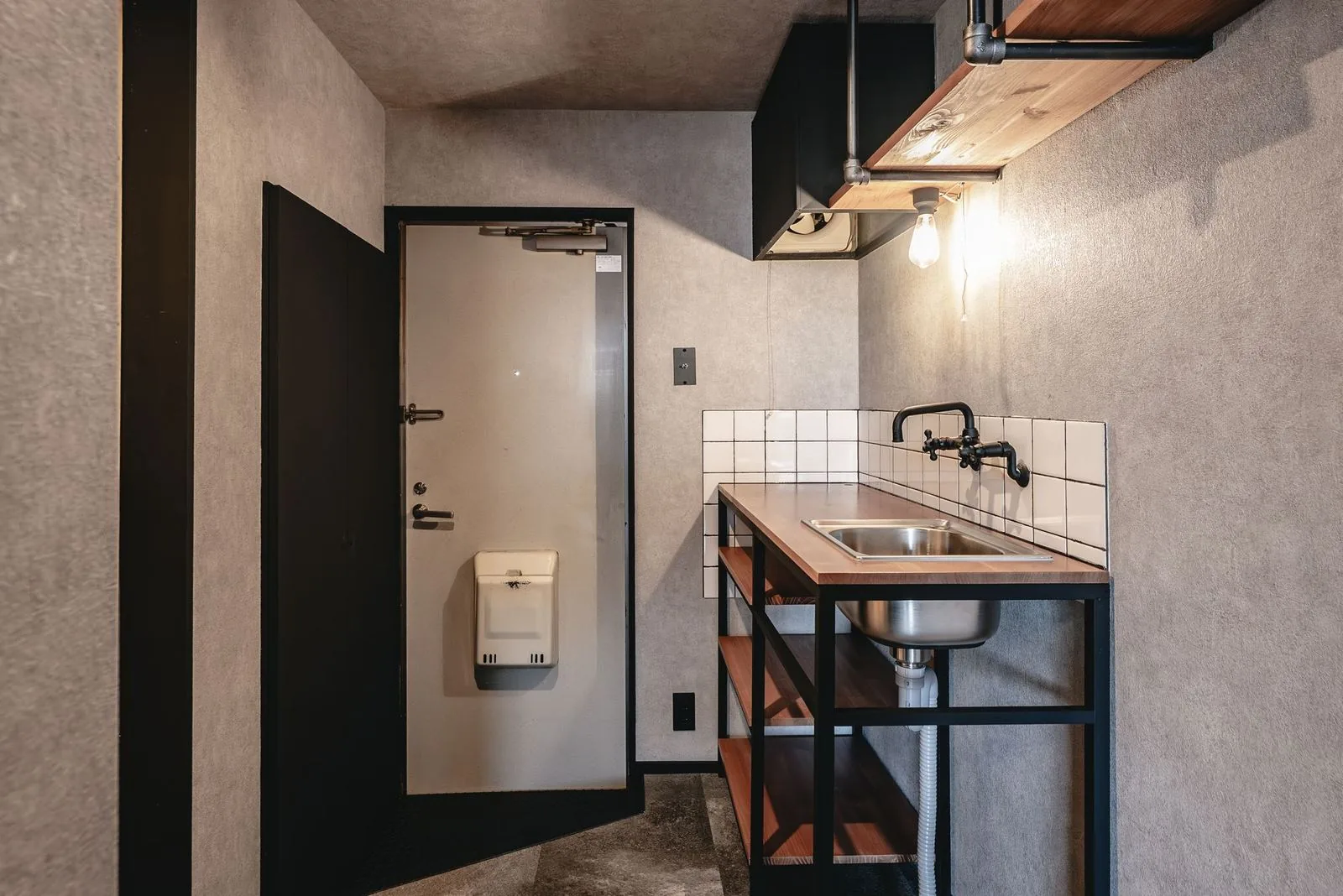 リノベーションしたキッチンのある住まい（実際の施工写真）
